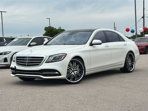 Used 2019 Mercedes-Benz S 560 Sedan image 2