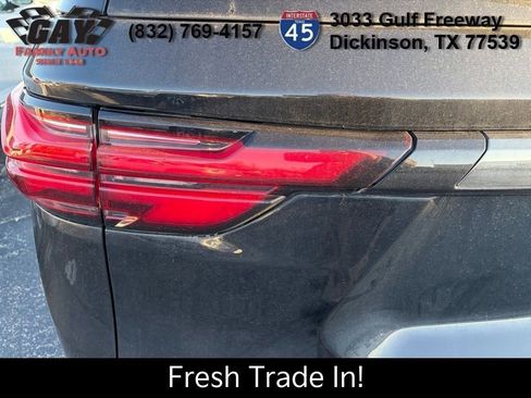 Used 2023 Chevrolet Traverse RS image 9