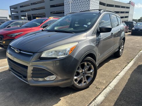 Used 2014 Ford Escape SE w/ Equipment Group 201A image 10