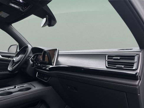 Used 2024 Volkswagen Atlas Cross Sport SE image 25