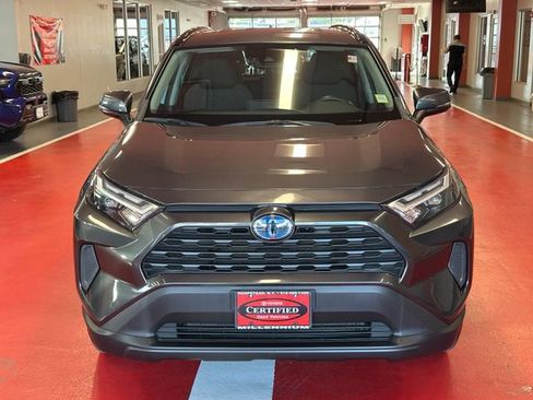 Certified 2022 Toyota RAV4 XLE w/ XLE Grade Weather Package AWD/4WD image 8