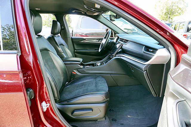 Used 2021 Jeep Grand Cherokee L Laredo AWD/4WD image 18