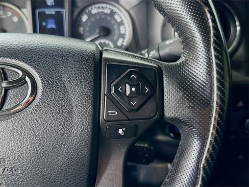 Used 2017 Toyota Tacoma TRD Sport w/ Tow Package image 22