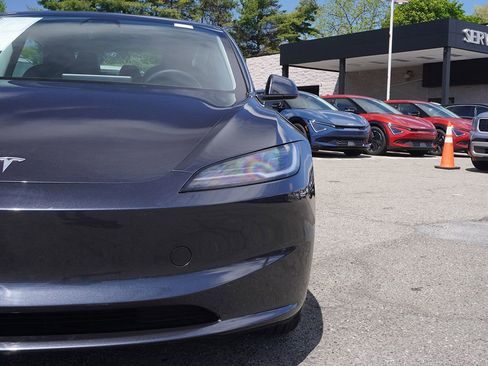 Used 2025 Tesla Model 3 Long Range RWD image 17
