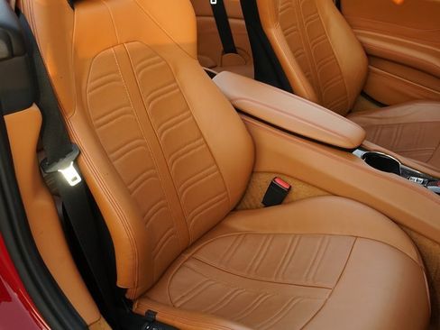 Used 2016 Ferrari California T image 11