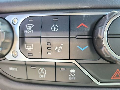 New 2026 Jeep Wrangler Unlimited Sahara AWD/4WD image 36