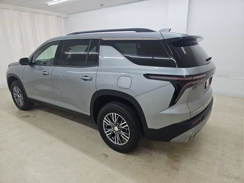 Used 2025 Chevrolet Traverse LT AWD/4WD image 6