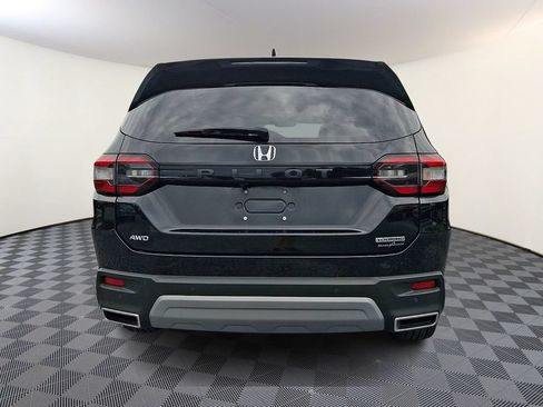 Used 2023 Honda Pilot Touring image 8