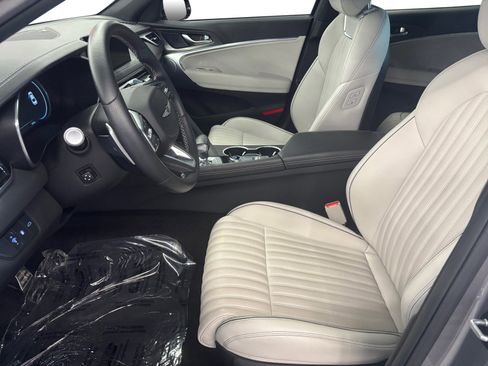 Used 2025 Genesis G70 3.3T Advanced AWD/4WD image 9