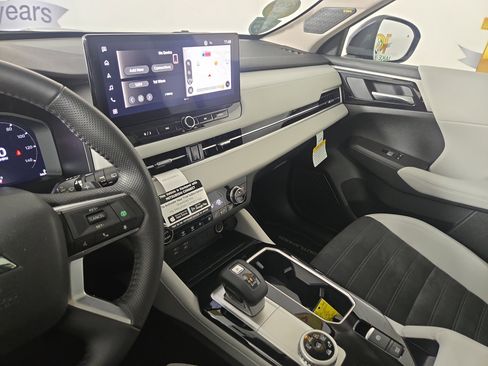 New 2025 Mitsubishi Outlander SE image 25