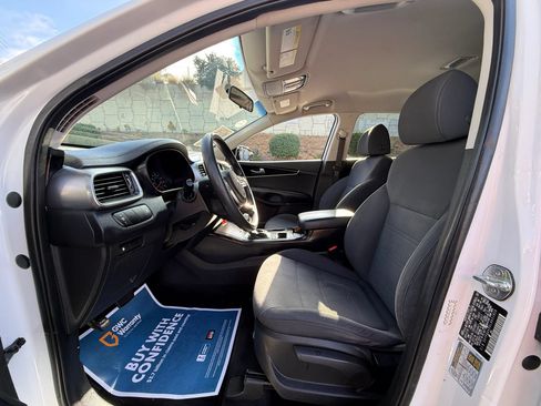 Used 2020 Kia Sorento FWD V6 image 12