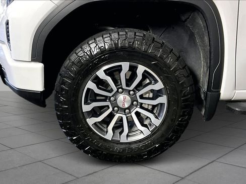Certified 2023 GMC Sierra 1500 AT4 w/ AT4 Premium Package image 10