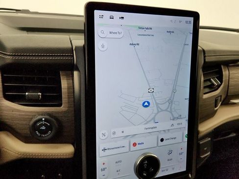 Used 2023 Ford Expedition Limited image 20