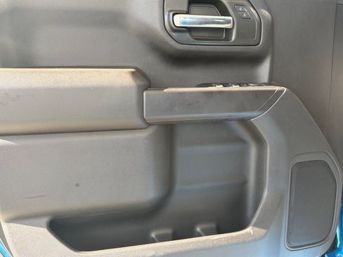 Used 2024 Chevrolet Silverado 1500 Custom Trail Boss w/ LPO, Dark Essentials Package AWD/4WD image 15