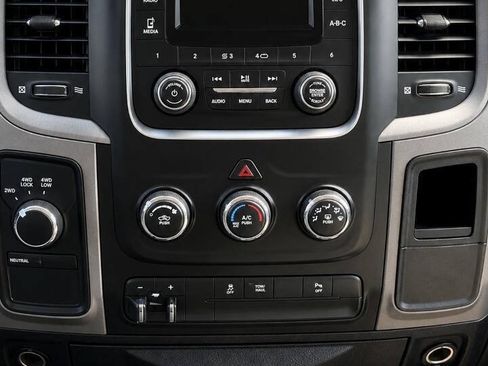 Used 2014 RAM 2500 Tradesman w/ Chrome Appearance Group AWD/4WD image 8