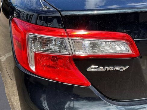 Used 2012 Toyota Camry LE FWD image 24