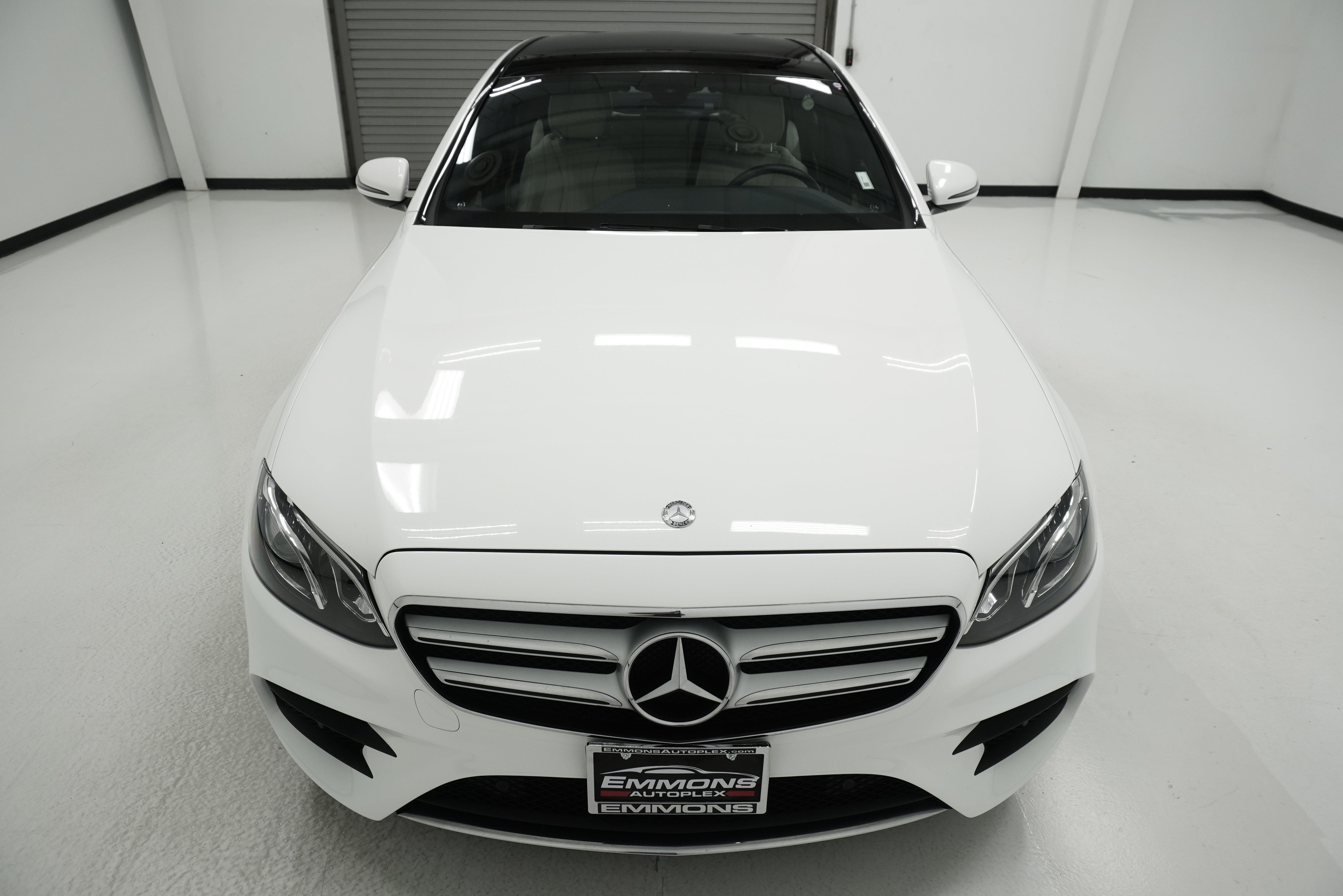 Used 2017 Mercedes-Benz E 300 4MATIC image 2