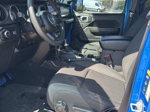 Used 2023 Jeep Wrangler Unlimited Sport AWD/4WD image 33