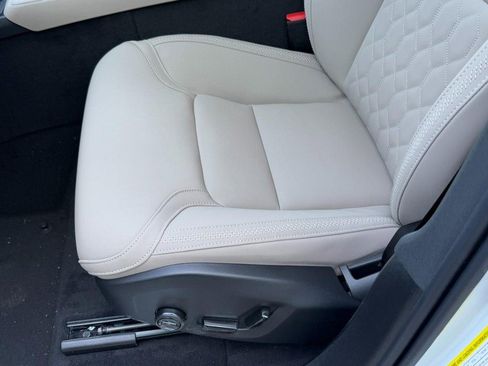 New 2026 Volvo XC90 T8 Plus w/ Protection Package Premier image 16