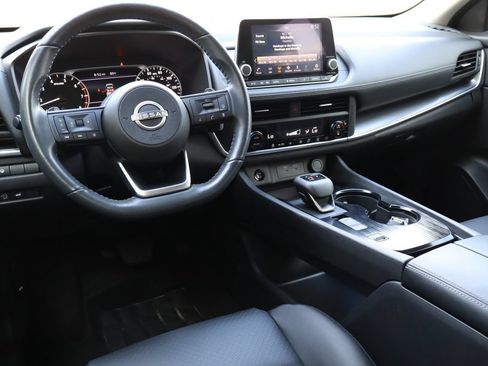 Used 2024 Nissan Rogue SV w/ SV Premium Package FWD image 4