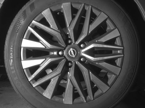 Used 2025 Nissan Altima 2.5 SV FWD image 15