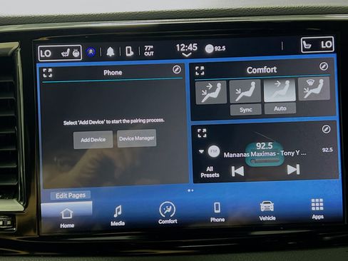 Used 2023 Chrysler Pacifica Touring-L FWD image 27
