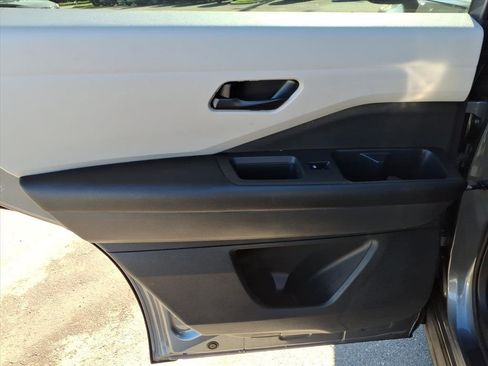 Used 2023 Nissan Pathfinder SV image 38