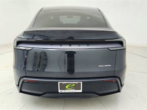 Used 2026 Tesla Model Y Long Range image 5