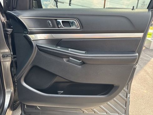 Used 2018 Ford Explorer XLT w/ Equipment Group 202A image 27