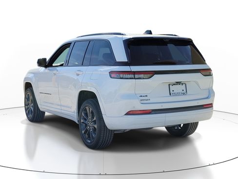 New 2026 Jeep Grand Cherokee Limited Reserve AWD/4WD image 4