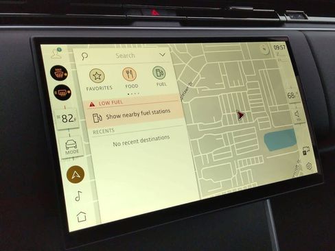 New 2026 Land Rover Range Rover Long Wheelbase SE image 30