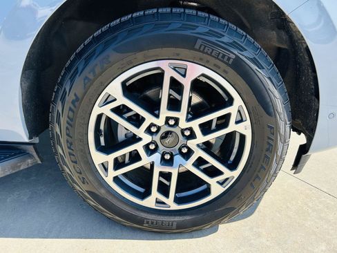Used 2025 Ford Expedition Active AWD/4WD image 49
