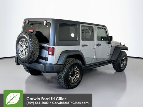 Used 2016 Jeep Wrangler Unlimited Rubicon w/ Connectivity Group image 15