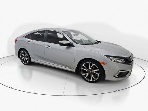 Used 2020 Honda Civic Touring image 4
