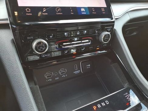 Used 2022 Jeep Grand Cherokee Overland w/ Luxury Tech Group IV AWD/4WD image 22
