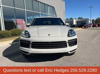 Used 2023 Porsche Cayenne video 2