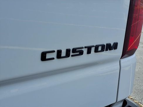 Used 2021 Chevrolet Silverado 1500 Custom Trail Boss w/ LPO, Dark Essentials Package image 29