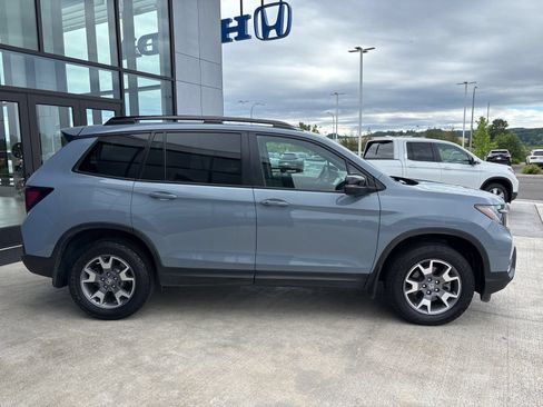 Used 2023 Honda Passport TrailSport image 4