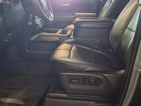 Used 2021 Chevrolet Silverado 1500 High Country w/ Technology Package AWD/4WD image 15