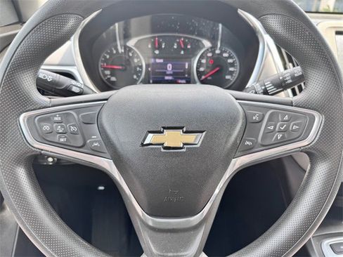 Used 2022 Chevrolet Equinox LS w/ LS Convenience Package image 13