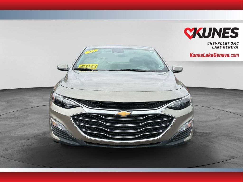 Used 2025 Chevrolet Malibu LT FWD image 3