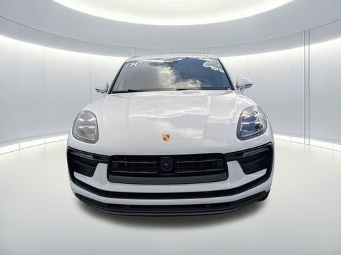 Used 2024 Porsche Macan AWD/4WD image 9