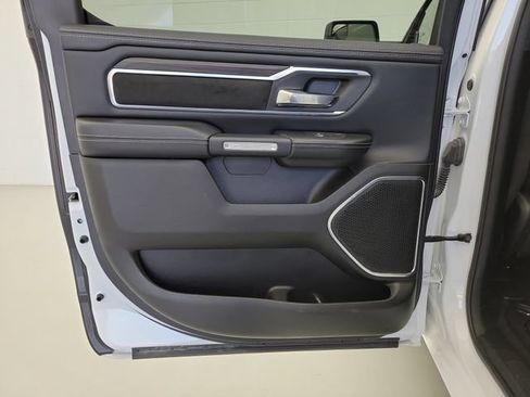 Used 2025 RAM 1500 Laramie AWD/4WD image 14