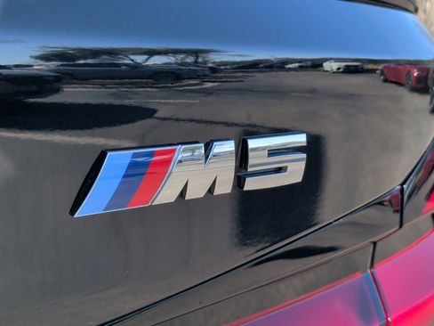 Used 2023 BMW M5 w/ Executive Package image 11