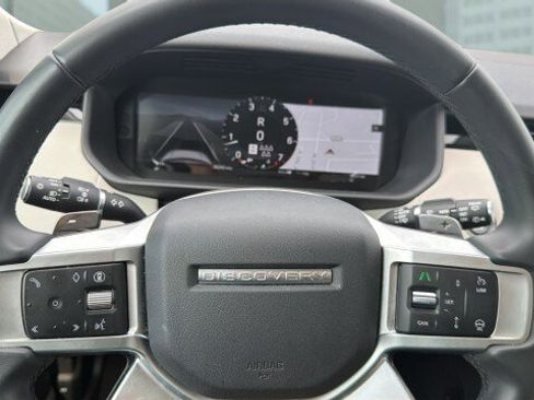 Used 2025 Land Rover Discovery S AWD/4WD image 27