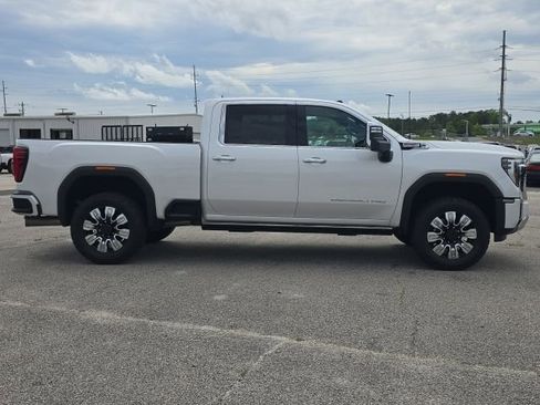 Used 2024 GMC Sierra 2500 Denali w/ Denali Reserve Package AWD/4WD image 6