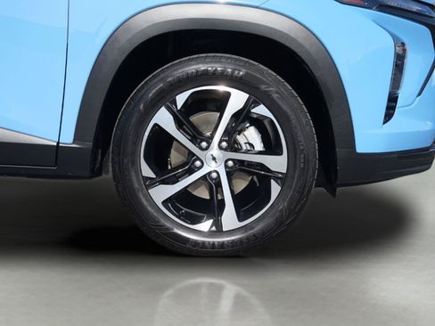 Used 2024 Chevrolet Trax RS w/ Driver Confidence Package FWD image 4