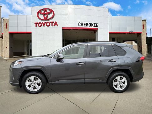 Used 2020 Toyota RAV4 XLE w/ Convenience Package AWD/4WD image 8