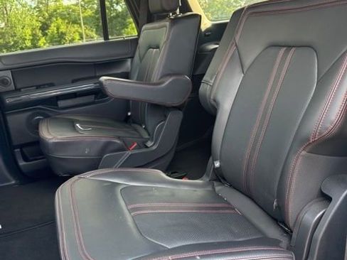 Used 2024 Ford Expedition Limited AWD/4WD image 18