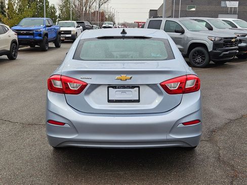 Used 2017 Chevrolet Cruze LS image 4